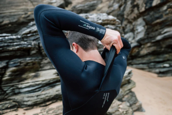 Wetsuits 2025: Die neuesten Technologien auf einen Blick
